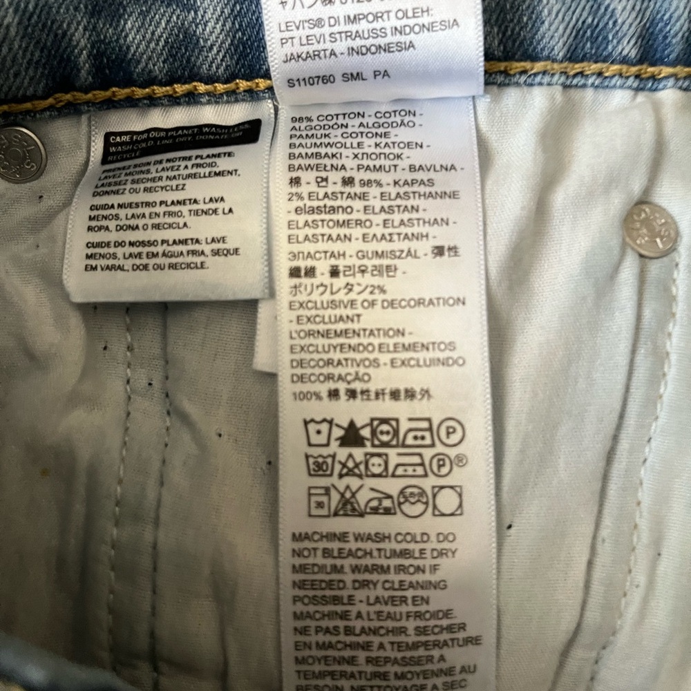 Levi's Premium Ribcage Bermuda Denim Shorts in Burst - Picture 9 of 12